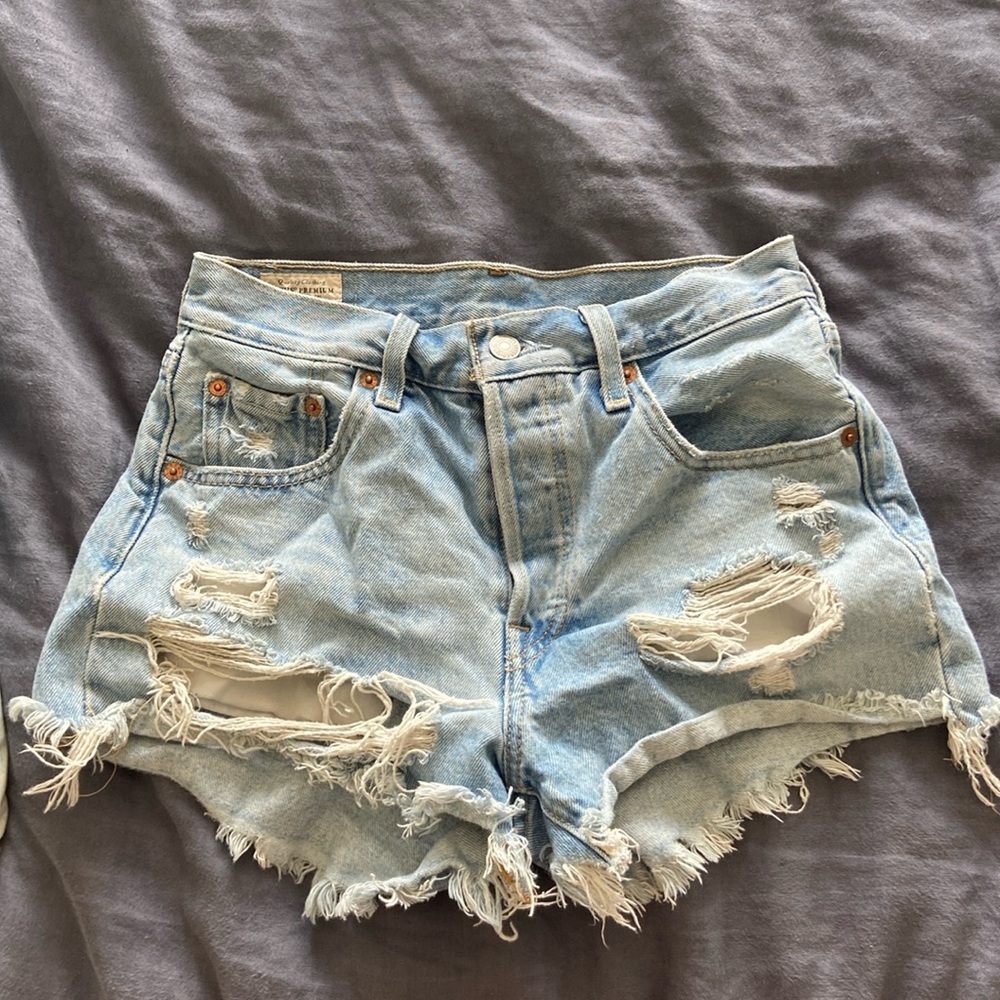 501 Levi shorts
